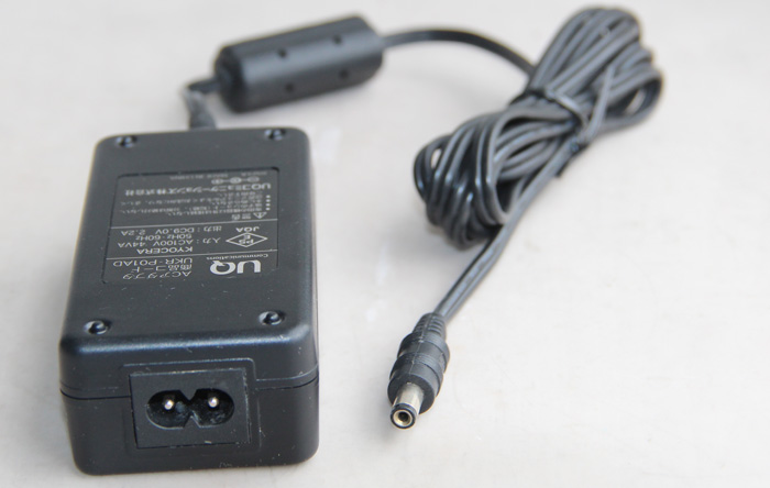 New UQ UKR-P01AD 9V 2.2A (44W) Ac Adapter Power Supply 5.5*2.1
